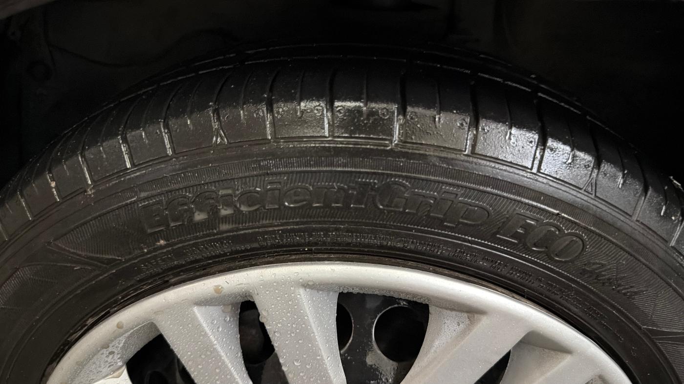 2020 Maruti Alto LXI CNG, CNG, Manual, 75,342 km, Left Front Tyre Tread