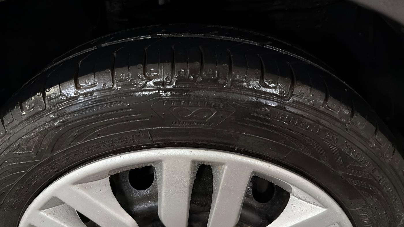 2020 Maruti Alto LXI CNG, CNG, Manual, 75,342 km, Right Front Tyre Tread