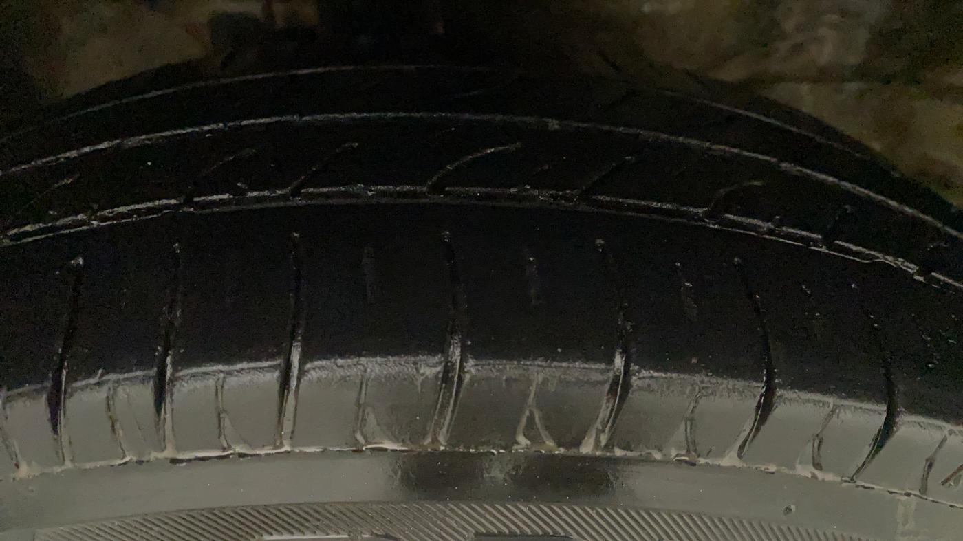 2014 Maruti Wagon R 1.0 LXI CNG, CNG, Manual, 99,831 km, Right Front Tyre Tread