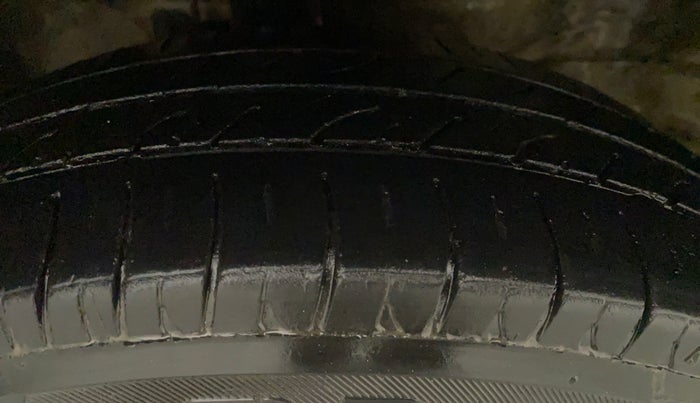 2014 Maruti Wagon R 1.0 LXI CNG, CNG, Manual, 99,831 km, Right Front Tyre Tread