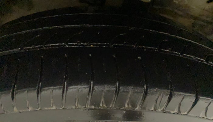 2014 Maruti Wagon R 1.0 LXI CNG, CNG, Manual, 99,831 km, Right Rear Tyre Tread