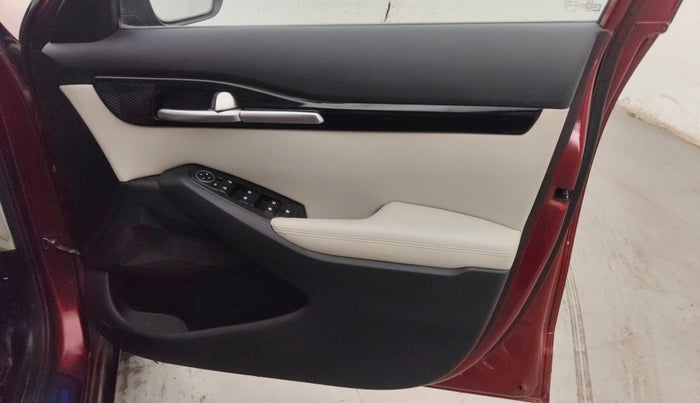 2021 KIA SELTOS HTX 1.5 DIESEL, Diesel, Manual, 70,264 km, Driver Side Door Panels Control