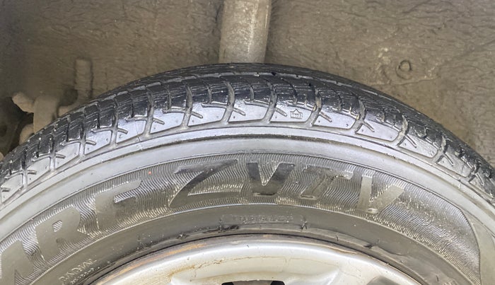 2014 Maruti Celerio VXI CNG, CNG, Manual, 98,947 km, Right Rear Tyre Tread