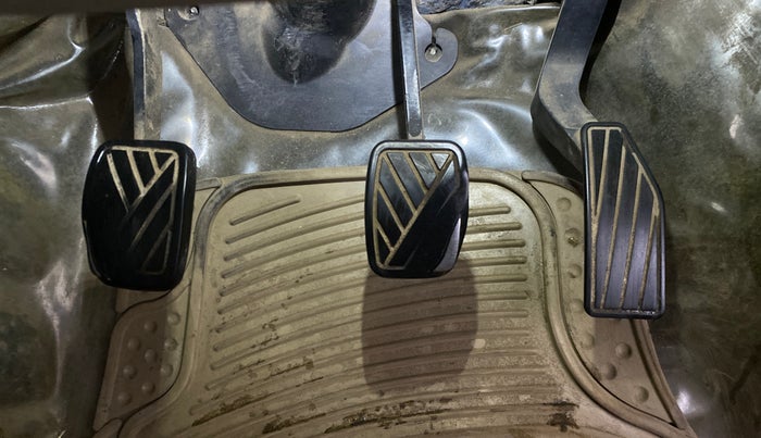 2014 Maruti Celerio VXI CNG, CNG, Manual, 98,947 km, Pedals