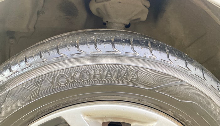 2014 Maruti Celerio VXI CNG, CNG, Manual, 98,947 km, Left Front Tyre Tread