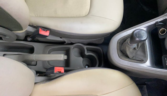 2013 Hyundai i10 SPORTZ 1.1, Petrol, Manual, 46,333 km, Gear Lever