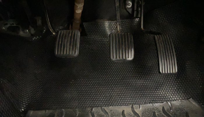 2013 Hyundai i10 SPORTZ 1.1, Petrol, Manual, 46,333 km, Pedals