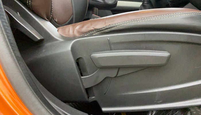 2023 Tata PUNCH ACCOMPLISHED MT CNG, CNG, Manual, 56,439 km, Driver Side Adjustment Panel