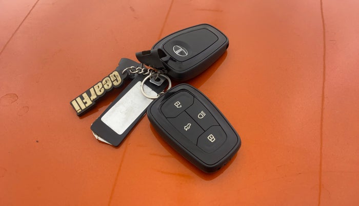 2023 Tata PUNCH ACCOMPLISHED MT CNG, CNG, Manual, 56,439 km, Key Close Up