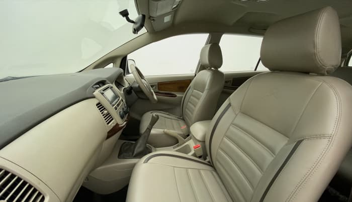 2014 Toyota Innova 2.5 GX 8 STR, Diesel, Manual, 92,263 km, Right Side Front Door Cabin