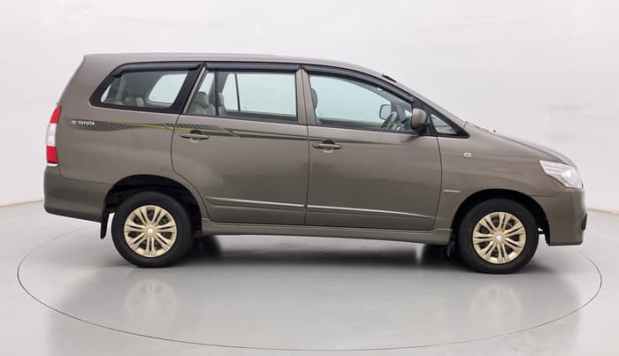 2014 Toyota Innova 2.5 GX 8 STR, Diesel, Manual, 92,263 km, Right Side View