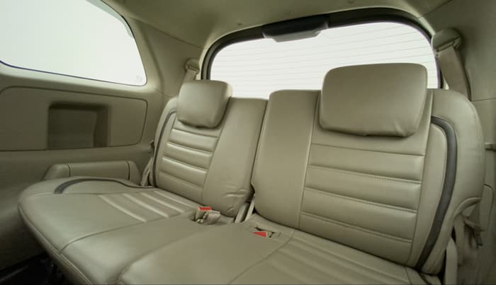 2014 Toyota Innova 2.5 GX 8 STR, Diesel, Manual, 92,263 km, Third Seat Row ( optional )