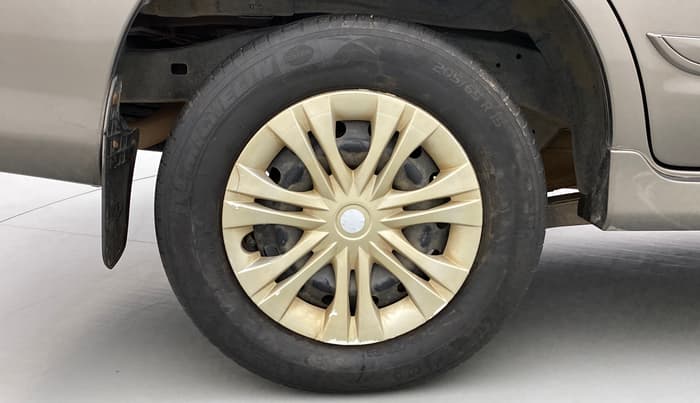 2014 Toyota Innova 2.5 GX 8 STR, Diesel, Manual, 92,263 km, Right Rear Wheel