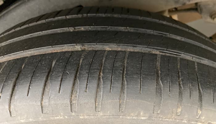2014 Toyota Innova 2.5 GX 8 STR, Diesel, Manual, 92,263 km, Right Rear Tyre Tread