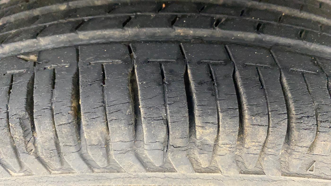 2014 Datsun Go T, Petrol, Manual, 24,620 km, Left Rear Tyre Tread