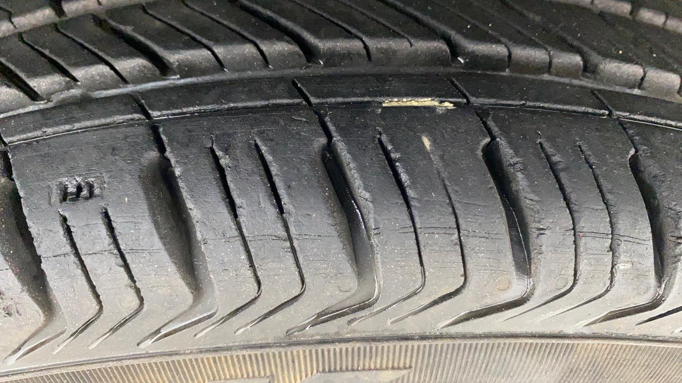 2014 Datsun Go T, Petrol, Manual, 24,620 km, Right Front Tyre Tread