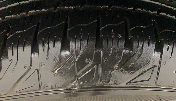 2023 Mahindra BOLERO NEO N10 R, Diesel, Manual, 9,734 km, Right Rear Tyre Tread