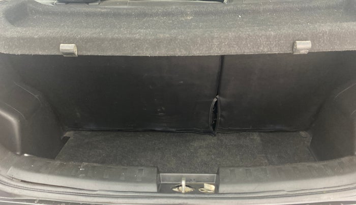 2017 Maruti Swift LXI (O), Petrol, Manual, 63,565 km, Boot Inside