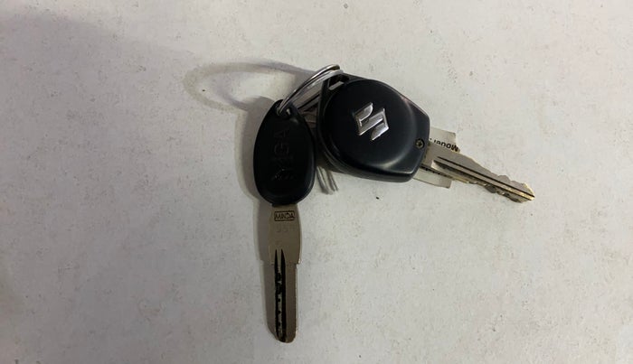 2016 Maruti Swift LXI (O), Petrol, Manual, 59,608 km, Key Close Up