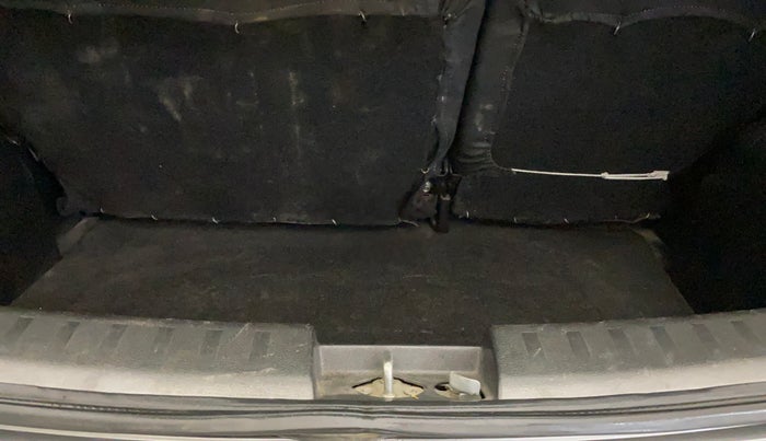 2016 Maruti Swift LXI (O), Petrol, Manual, 59,608 km, Boot Inside