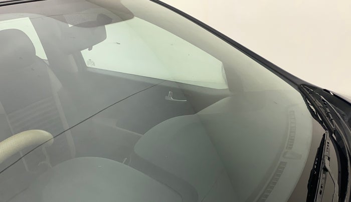 2016 Hyundai Grand i10 SPORTZ 1.2 KAPPA VTVT, Petrol, Manual, 1,14,586 km, Front windshield - Minor spot on windshield