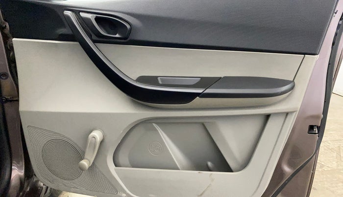 2019 Tata Tiago XE PETROL, Petrol, Manual, 32,346 km, Driver Side Door Panels Control