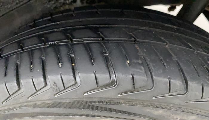 2012 Maruti Wagon R 1.0 VXI, Petrol, Manual, 51,010 km, Left Rear Tyre Tread