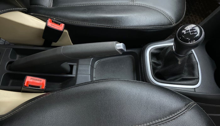 2015 Volkswagen Polo HIGHLINE1.2L PETROL, Petrol, Manual, 68,406 km, Gear Lever