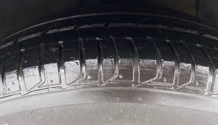 2014 Hyundai Xcent SX 1.2 OPT, Petrol, Manual, 91,329 km, Right Front Tyre Tread