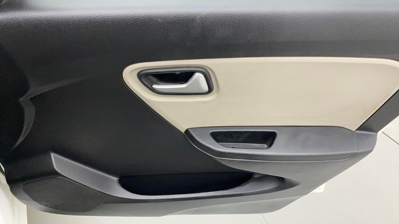 2020 Maruti Alto LXI O, Petrol, Manual, 46,438 km, Driver Side Door Panels Control