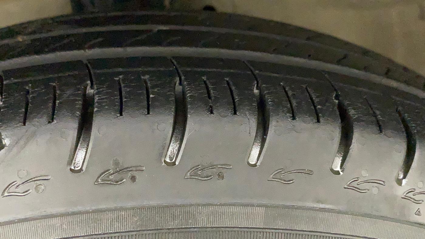 2012 Maruti Swift VXI, Petrol, Manual, 71,972 km, Left Front Tyre Tread