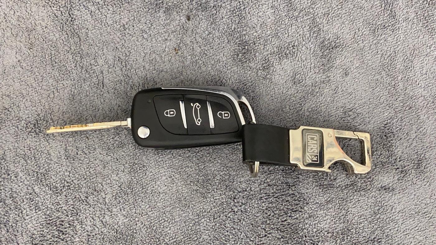 2012 Maruti Swift VXI, Petrol, Manual, 71,972 km, Key Close Up