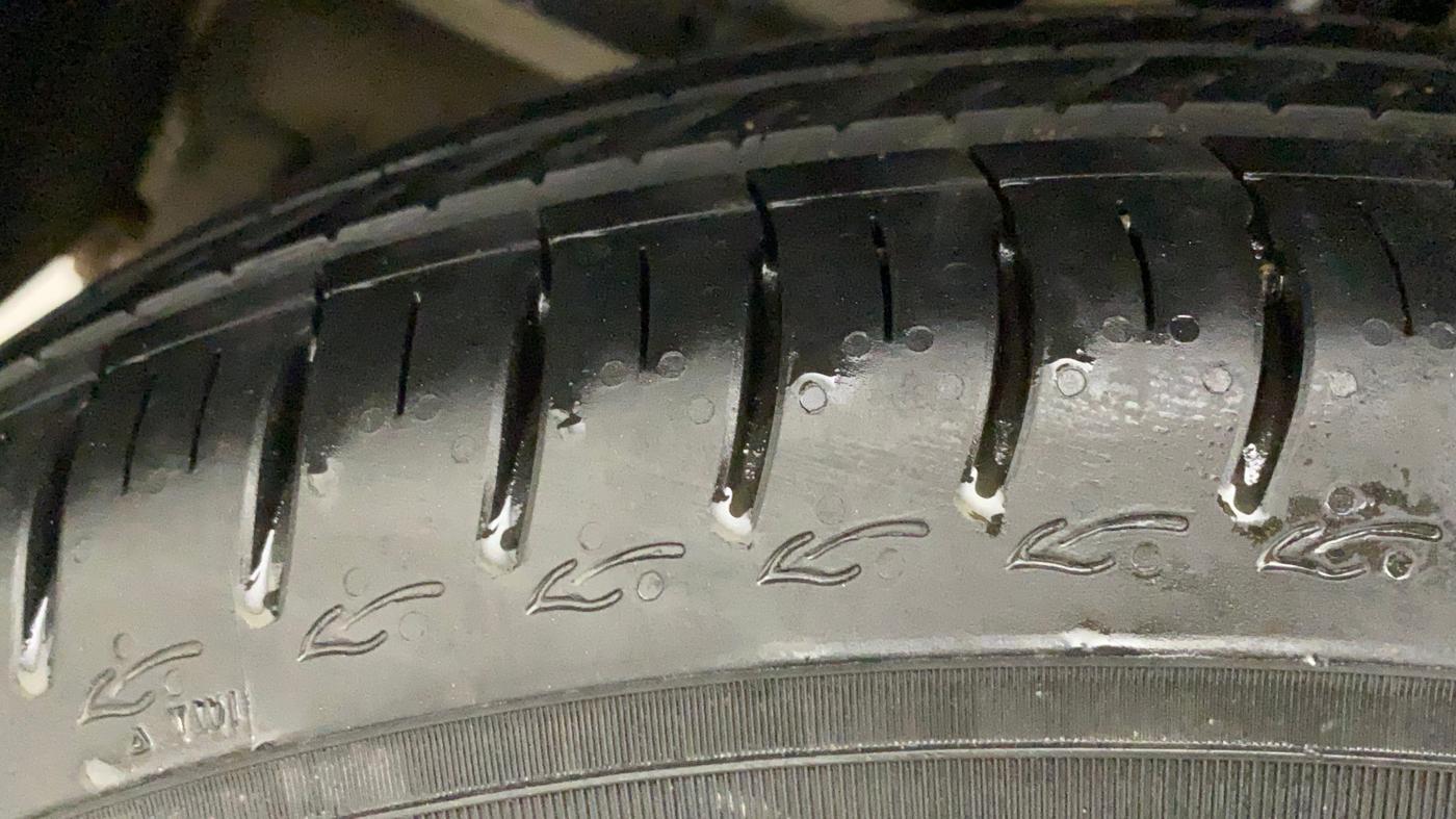 2012 Maruti Swift VXI, Petrol, Manual, 71,972 km, Right Rear Tyre Tread