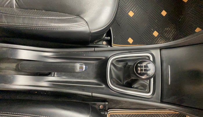 2018 Maruti Ciaz S 1.4 MT PETROL, Petrol, Manual, 40,821 km, Gear Lever