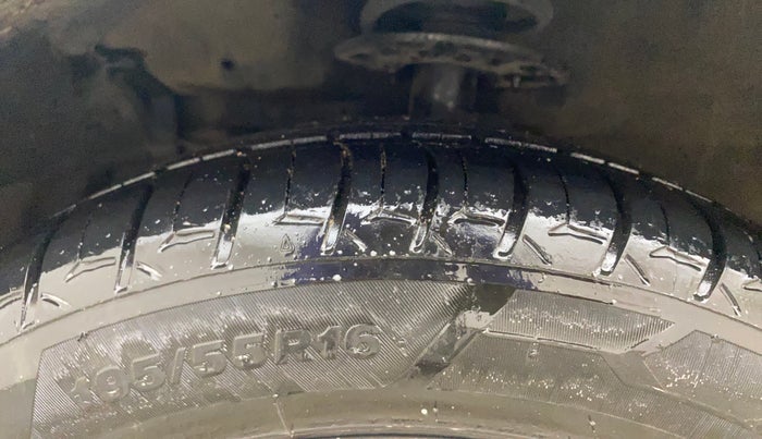 2018 Maruti Ciaz S 1.4 MT PETROL, Petrol, Manual, 40,821 km, Left Front Tyre Tread