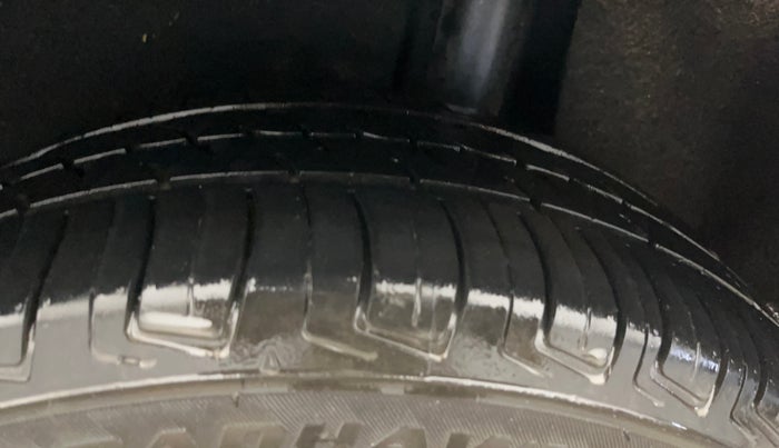 2016 Maruti Baleno DELTA PETROL 1.2, Petrol, Manual, 79,373 km, Left Rear Tyre Tread