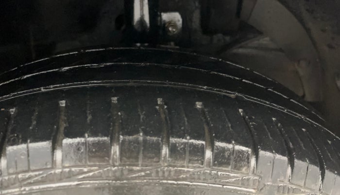 2016 Maruti Baleno DELTA PETROL 1.2, Petrol, Manual, 79,373 km, Right Front Tyre Tread