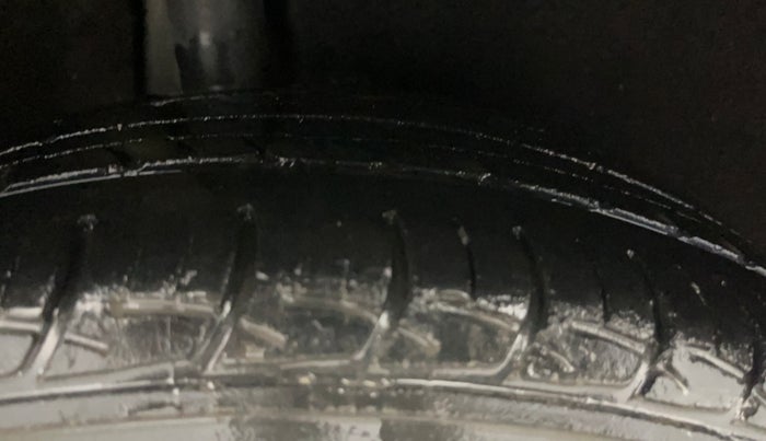 2016 Maruti Baleno DELTA PETROL 1.2, Petrol, Manual, 79,373 km, Right Rear Tyre Tread