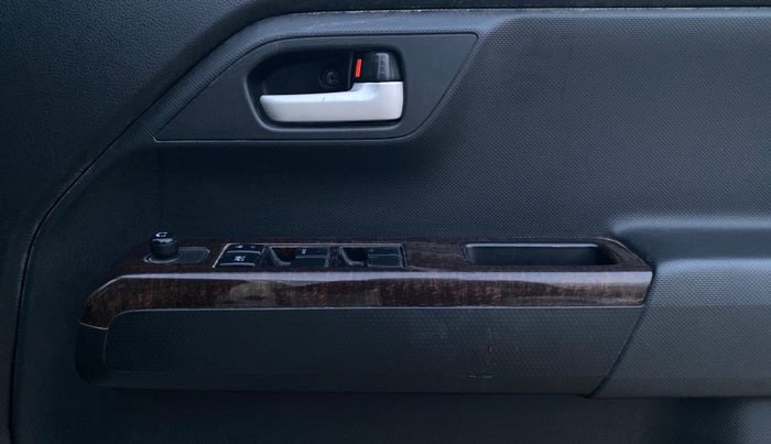 2020 Maruti New Wagon-R VXI 1.0 AMT, Petrol, Automatic, 65,974 km, Driver Side Door Panels Control