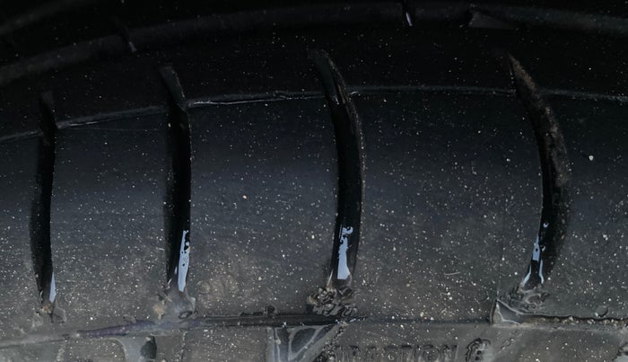 2020 Maruti New Wagon-R VXI 1.0 AMT, Petrol, Automatic, 65,974 km, Left Front Tyre Tread