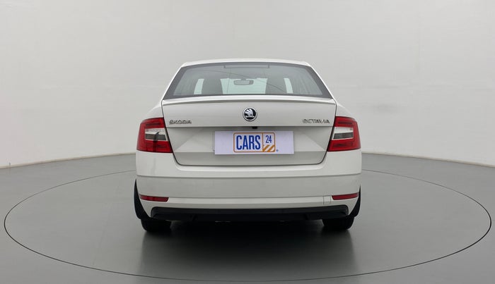 2017 Skoda Octavia 1.8 TSI STYLE AT, Petrol, Automatic, 49,573 km, Back/Rear