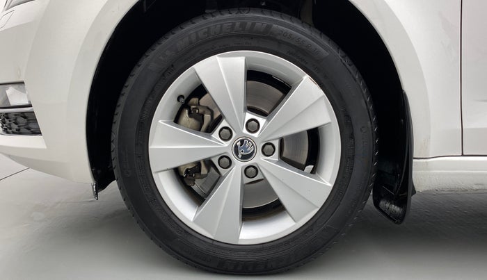 2017 Skoda Octavia 1.8 TSI STYLE AT, Petrol, Automatic, 49,573 km, Left Front Wheel