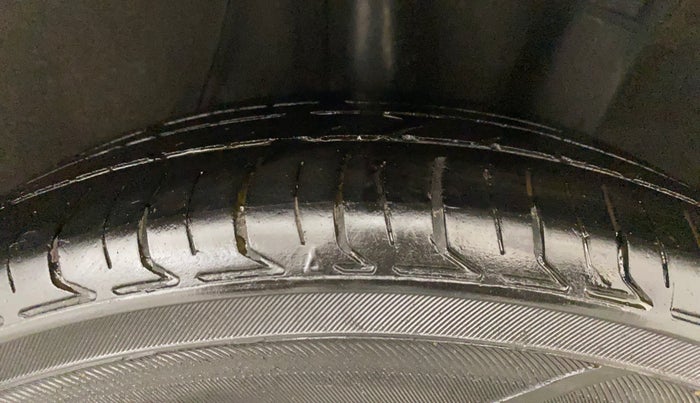 2022 Hyundai GRAND I10 NIOS SPORTZ 1.2 KAPPA VTVT CNG, CNG, Manual, 1,36,340 km, Left Rear Tyre Tread