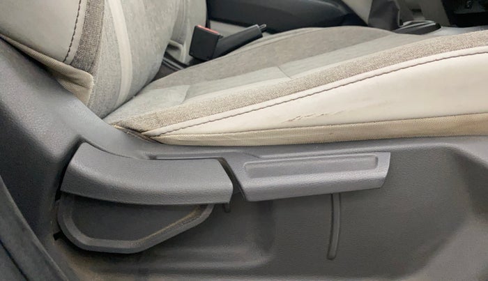 2022 Hyundai GRAND I10 NIOS SPORTZ 1.2 KAPPA VTVT CNG, CNG, Manual, 1,36,340 km, Driver Side Adjustment Panel