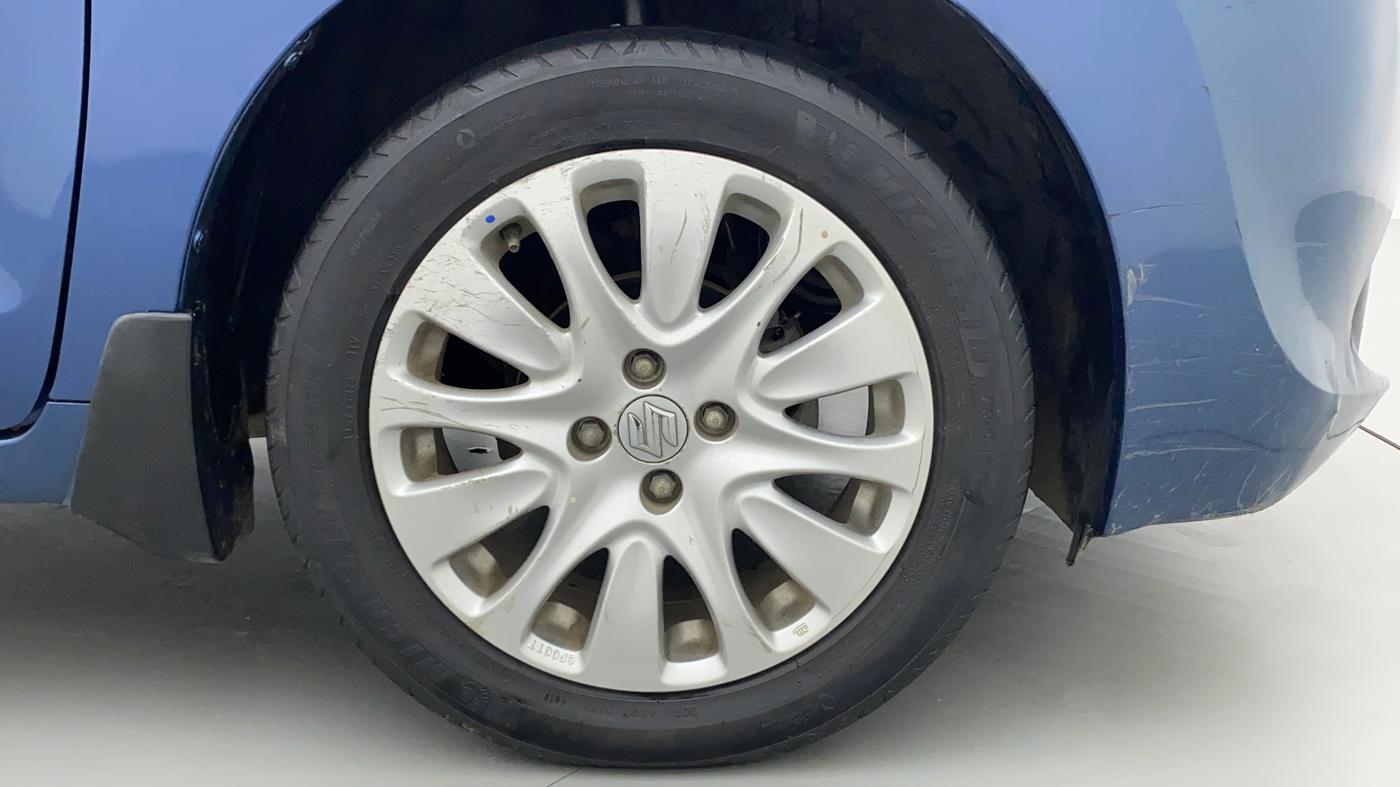 2016 Maruti Baleno ALPHA DIESEL 1.3, Diesel, Manual, 1,23,564 km, Right Front Wheel