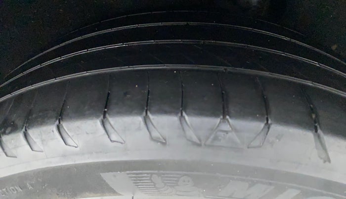 2016 Maruti Baleno ALPHA DIESEL 1.3, Diesel, Manual, 1,23,564 km, Left Rear Tyre Tread