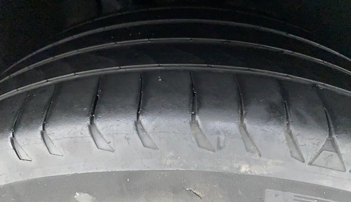 2016 Maruti Baleno ALPHA DIESEL 1.3, Diesel, Manual, 1,23,564 km, Right Rear Tyre Tread