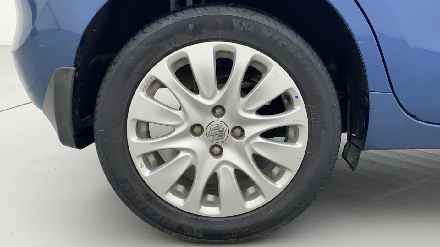 2016 Maruti Baleno ALPHA DIESEL 1.3, Diesel, Manual, 1,23,564 km, Right Rear Wheel