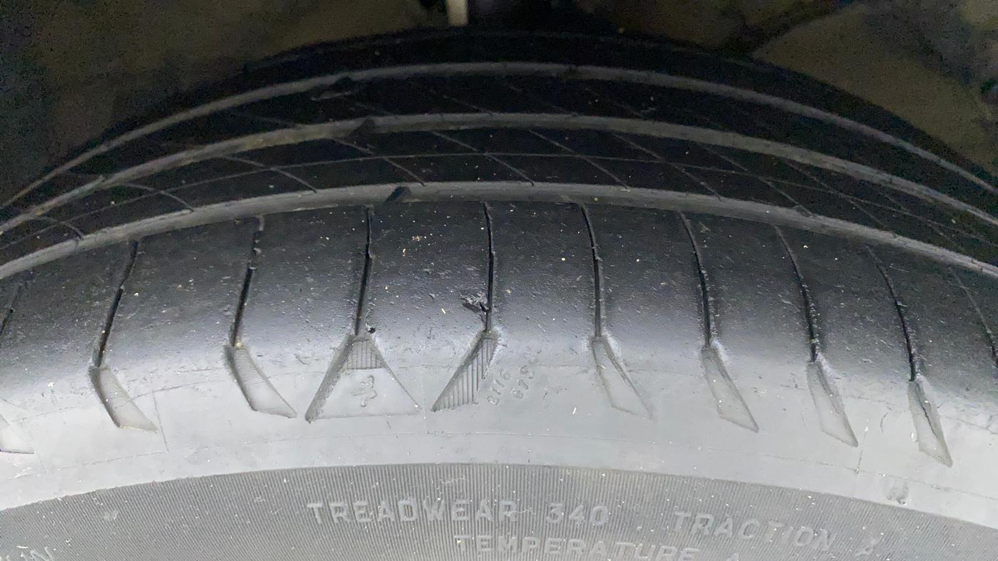 2016 Maruti Baleno ALPHA DIESEL 1.3, Diesel, Manual, 1,23,564 km, Right Front Tyre Tread