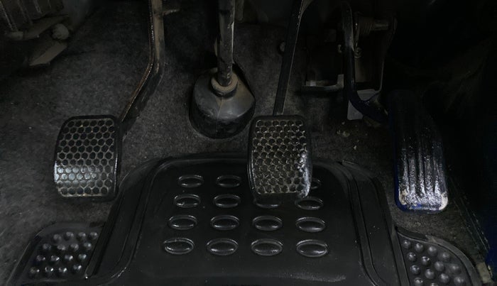 2015 Maruti Eeco 5 STR WITH AC PLUSHTR, Petrol, Manual, 81,165 km, Pedals